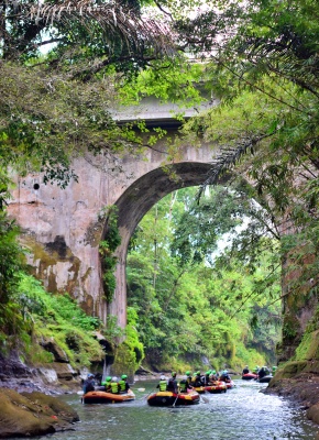 arung jeram elo