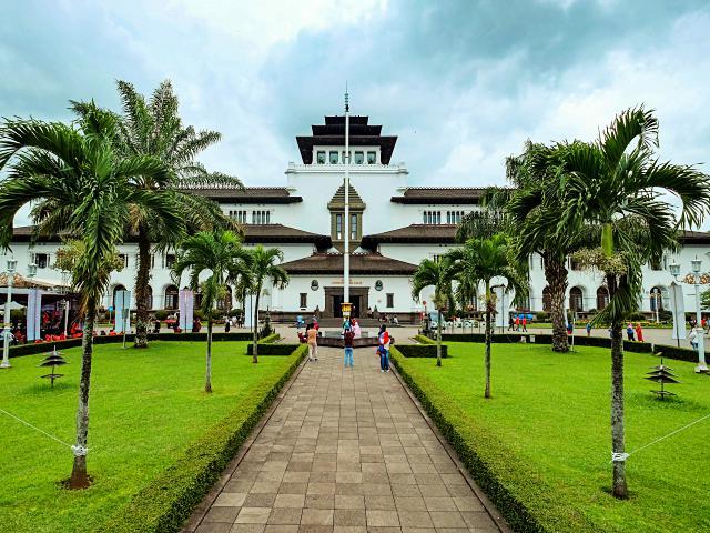tips liburan keluarga bandung 2 hari 1 malam