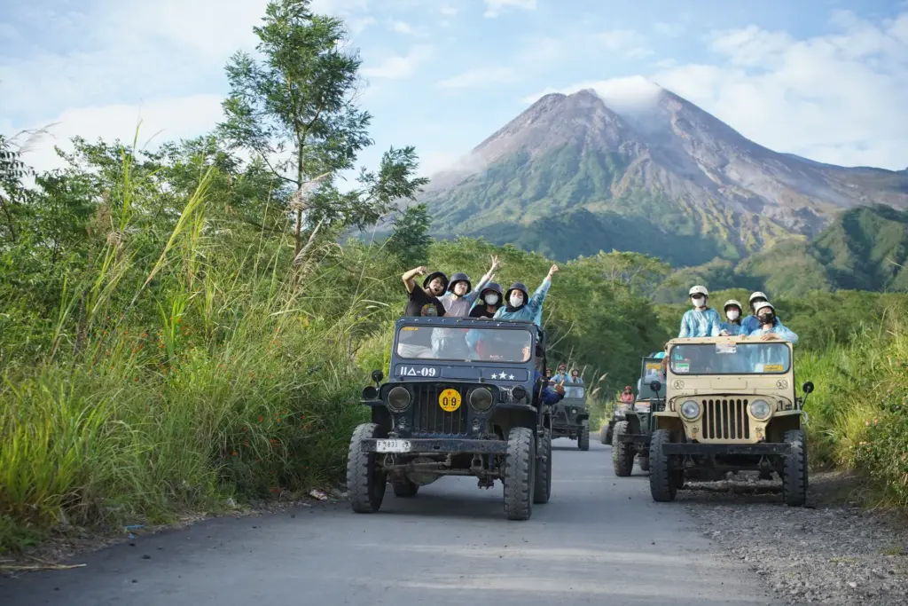 sewa jeep lava tour merapi