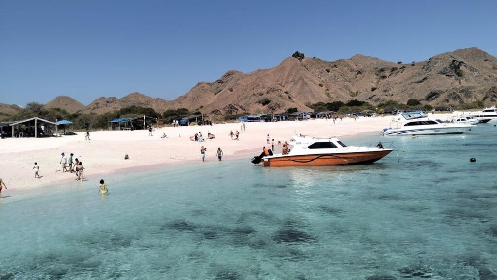 harga paket study tour labuan bajo 4 hari 3 malam