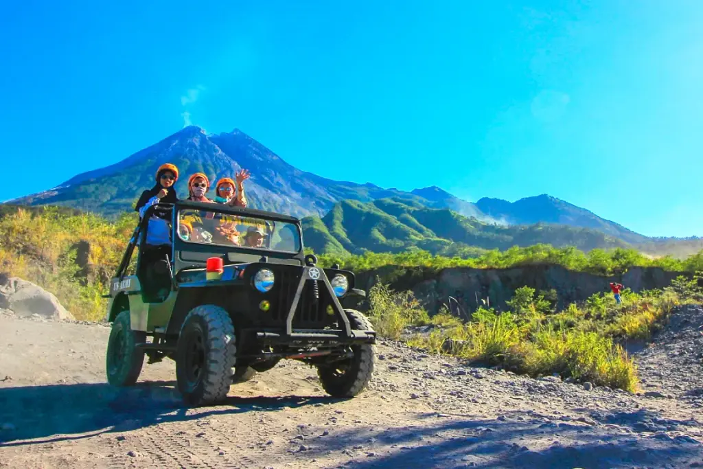 harga lava tour