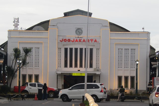 rental mobil jogja dekat stasiun tugu