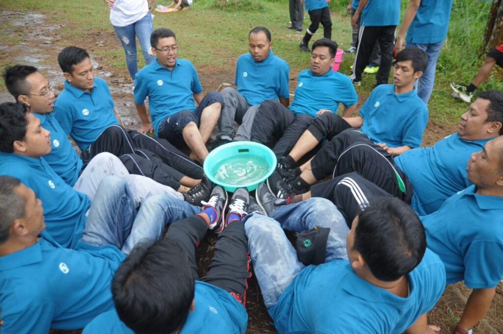 fun team building jogja