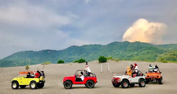 gumuk pasir jeep adventure