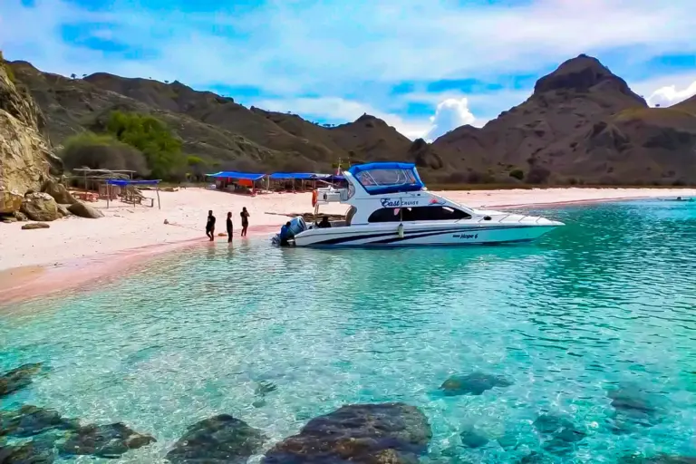 paket private trip Labuan Bajo 4 hari 3 malam