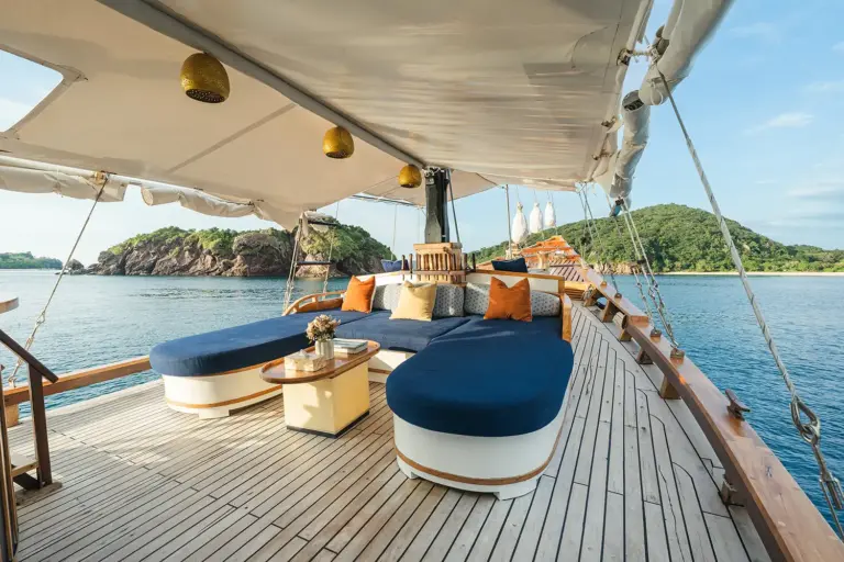 paket signature trip Labuan Bajo 4 hari 3 malam