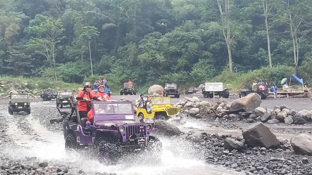 harga tour jeep merapi