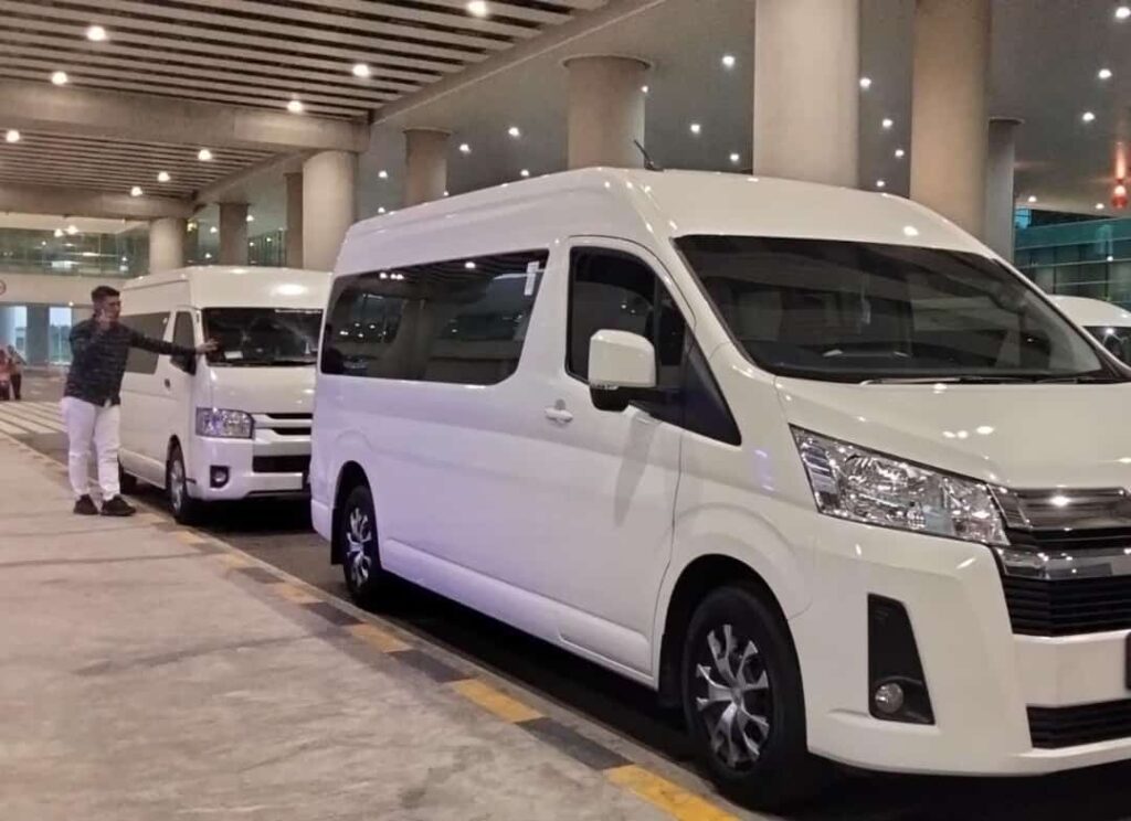 keuntungan rental mobil saat liburan di jogja