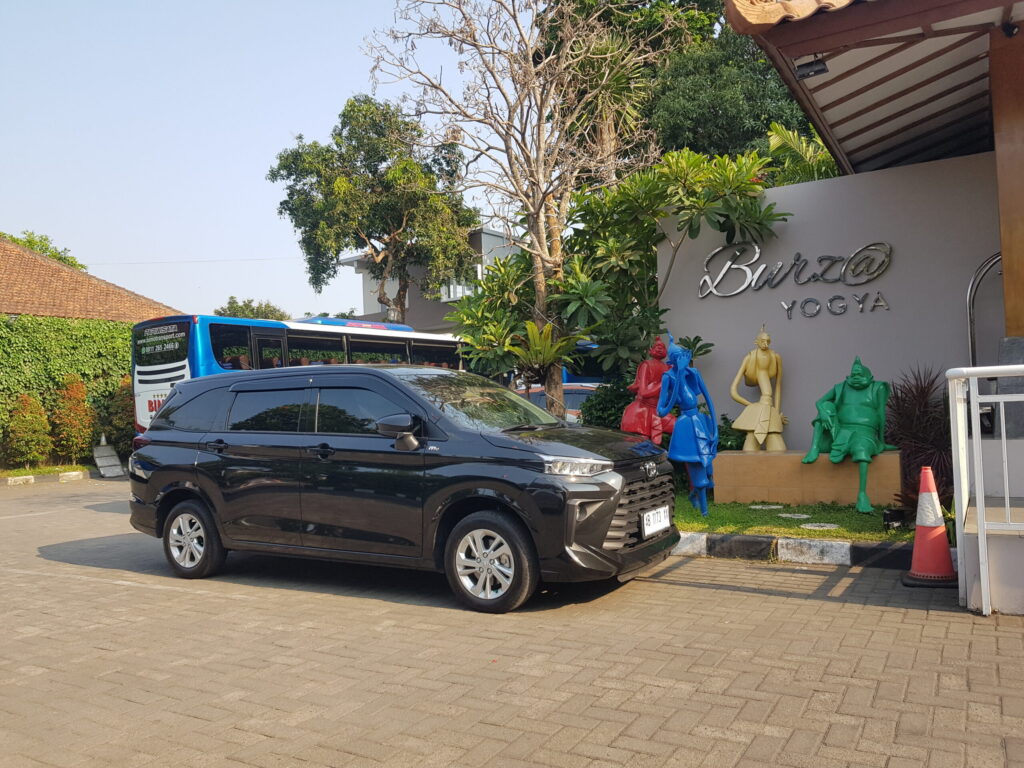 rental mobil jogja terpercaya untuk perjalanan luar kota